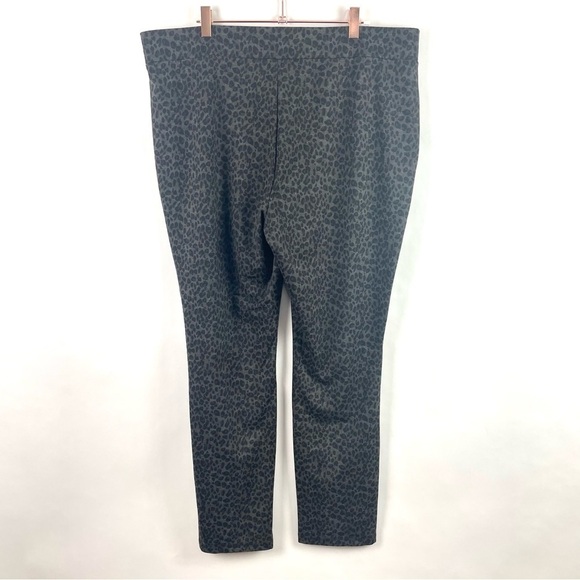 NYDJ Pull On Straight Leg Knit Pants Gray Leopard Print Soft & Stretchy Size 16 - Picture 7 of 14
